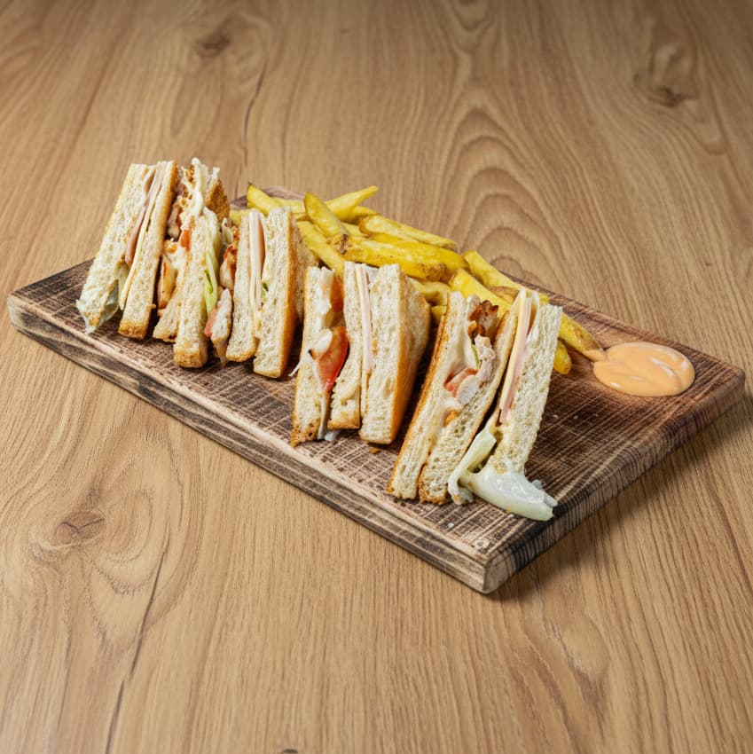 Club sandwich κοτόπουλο — Club sandwiches